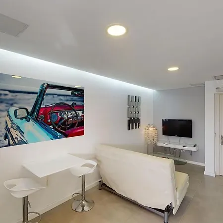 Modern Designer 公寓 *